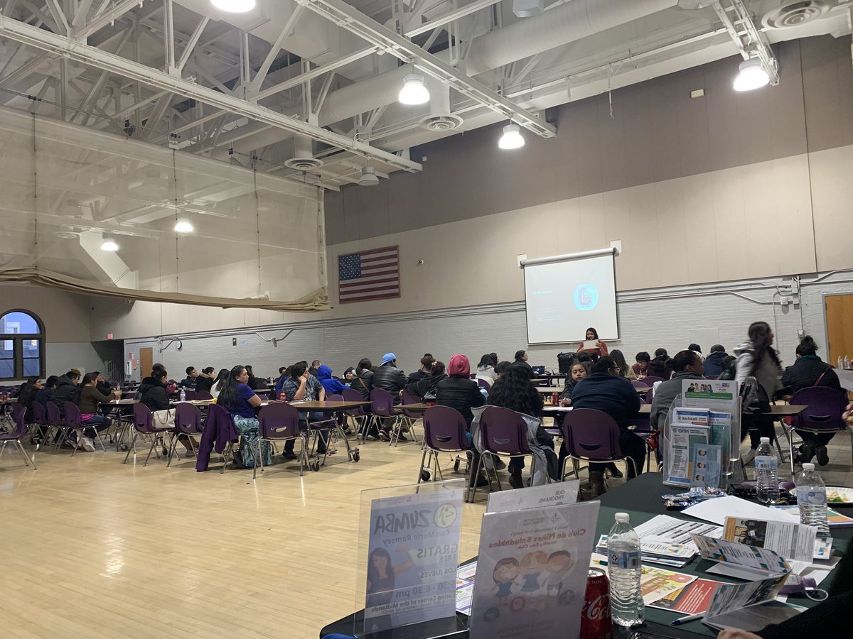 diegoe_unk's tweet photo. Great turn out for Familias de Central at Central High School! Always great to be able to talk to parents and students together! #bebold https://t.co/ccLZV1aG13
