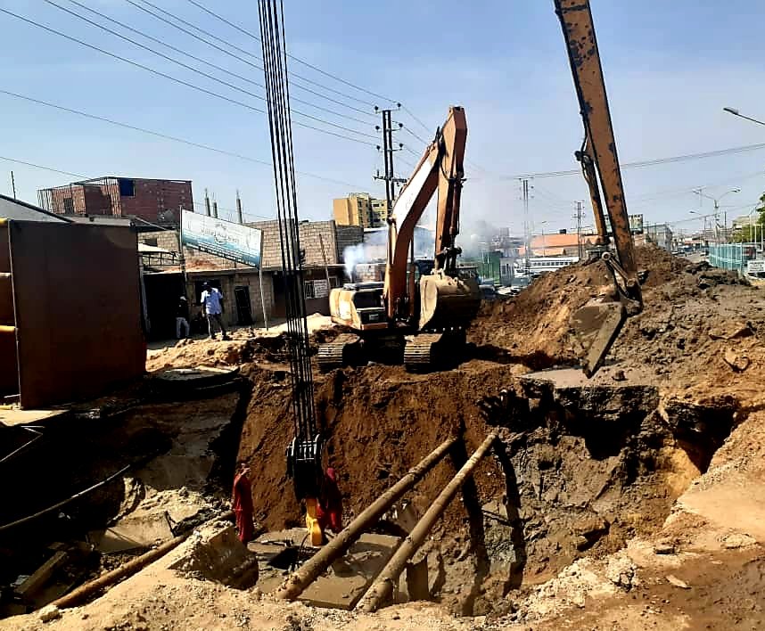 2... de empalme a estación Varadero, con capacidad de bombeo de 1200lts/seg
Culminada esta obra, beneficiaremos a 30 mil familias de Pomona, Rafael Urdaneta, El Varillal, Sabaneta, entre otras. Es la intervención Integral y Estructural de Av. Los Haticos
#ProducciónEnCrecimiento