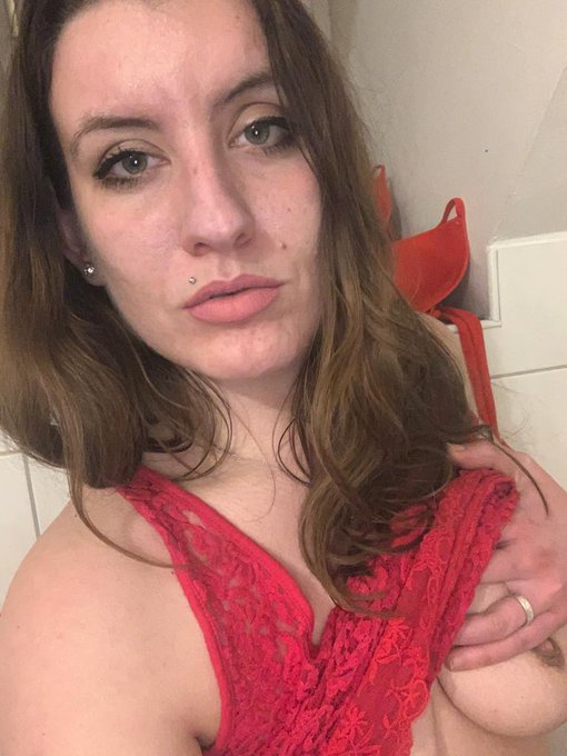Jetzt Live f&uuml;r euch vor der Cam ... schau doch einfach mal rein und lass uns Spa&szlig; haben https://t.co/wbtjyRtY58<a href="/tag/webcam"class="tags"><span>#webcam</span></a><a href="/tag/mydirtyhobby"class="tags"><span>#mydirtyhobby</span></a><a href="/tag/halloween2020"class="tags"><span>#halloween2020</span></a>