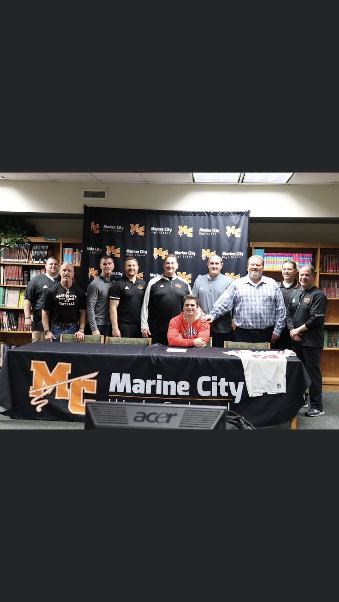 Jheads18's tweet photo. Officially a cardinal! thank you to everybody who has supported me, ready get after it #earnit https://t.co/e0ueb5cXAu