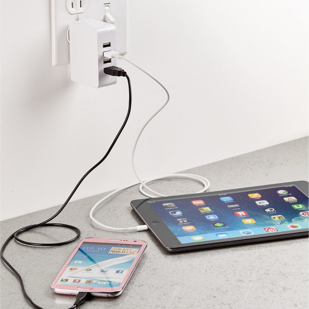 Lesimprimes's tweet photo. Station de chargement à 4 ports USB, parfait pour charger plusieurs appareils à la fois.
Pour en savoir plus, contactez-nous à: info@lesimprimesm.com⠀⠀⠀
#imprimerie #impression #projet #lesimprimesm #projetimprimesm #colors #fun #printing #print #gifts #tech #charger #phone https://t.co/N5CqpCAuqL