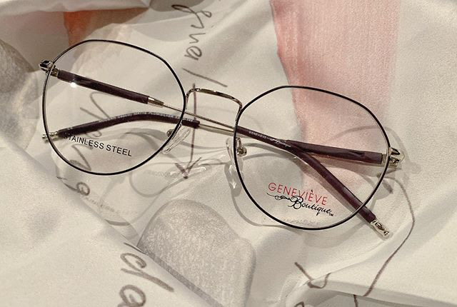 CanadaOptical's tweet image. Dainty and unique. 💗👓
Model: Cassidy (Genevieve Boutique Collection)
•
#LoveMyModerns #ModernOptical #MOI #eyecare #EyeCareProfessionals #accessories #statement #eyewear #glasses #frames #Modern #detail #optometrist #Vision #styleatanyage