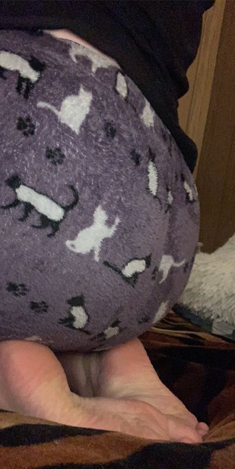 Sitting in bed in my pussy pjs thinking about how disappointing some of the subs on here are 🙄 ✋   Paypig<a href="/tag/goddess"class="tags"><span>#goddess</span></a><a href="/tag/feet"class="tags"><span>#feet</span></a><a href="/tag/find"class="tags"><span>#find</span></a><a href="/tag/worship"class="tags"><span>#worship</span></a><a href="/tag/findom"class="tags"><span>#findom</span></a><a href="/tag/paypig"class="tags"><span>#paypig</span></a>