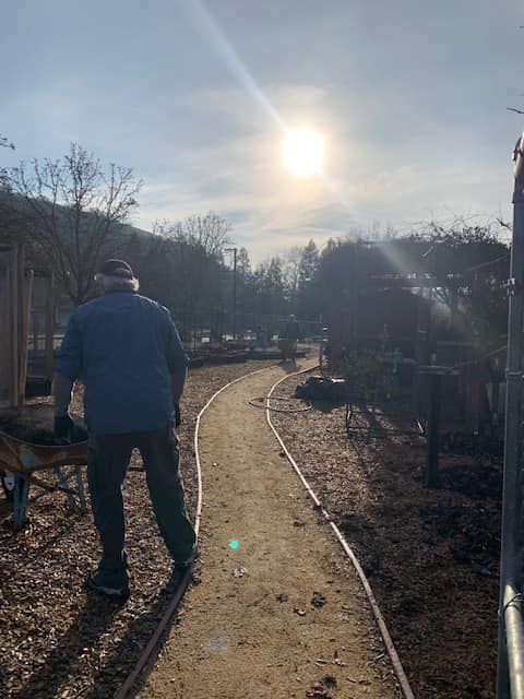 🧅🥕🌶️Did you know that GV donated 200 pounds of food to the food bank in one year? Come join the 1st-4th grade students on Feb. 7, 10 &amp; 11, and March 6 as they work in the garden. Great quality outdoor fun!
signupgenius.com/go/8050548aead…