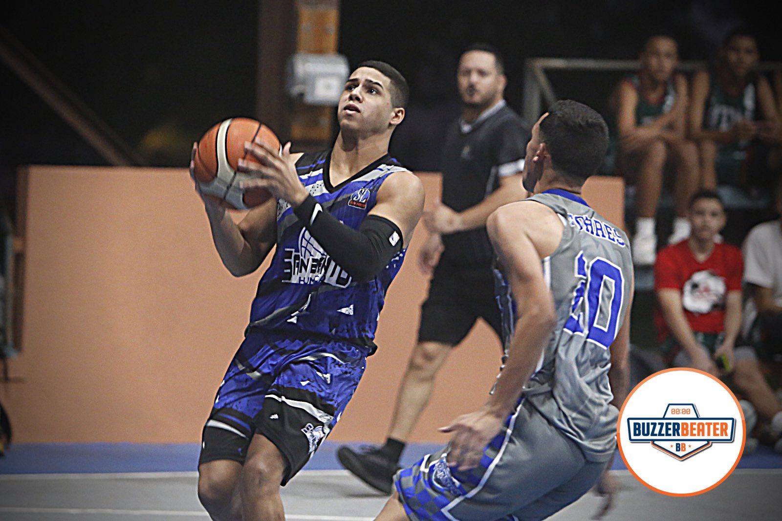 Buzzer beater de Balseiro iguala eliminatória para a Oliveirense