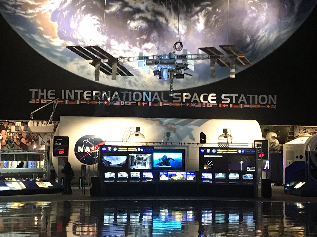 Just about to start the three day NASA educators conference with Penny. Blown away just in the first room. Bring it on. Big thanks Genisis energy.