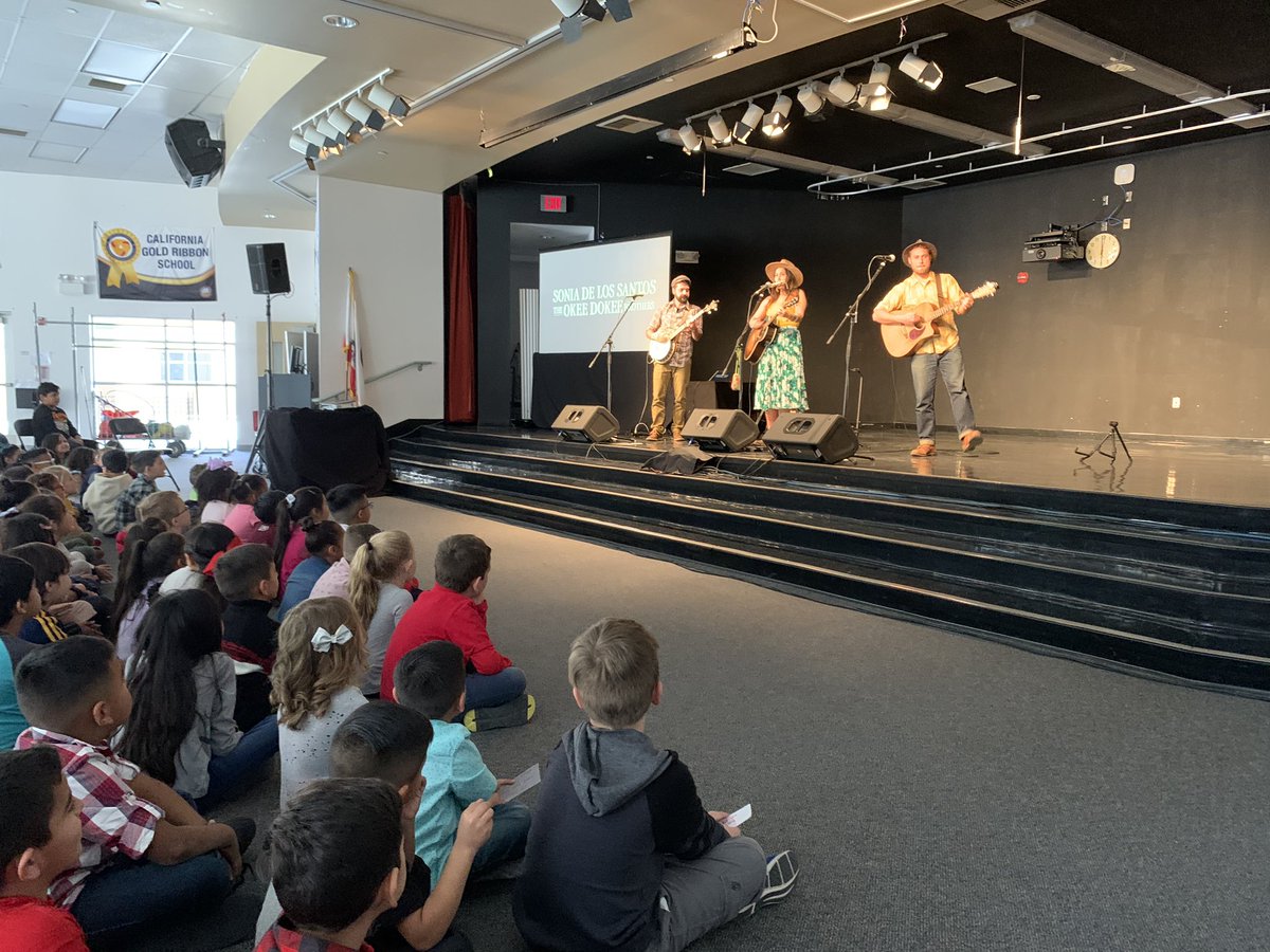 Amazing performance and culmination of our artists study today with Sonia De Los Santos and the Okee Dokee Brothers! It’s so special to have this type of performance at our school!  #DSUSD <a href="/Followthebolt/">Franklin Elementary</a> <a href="/McCallumTheatre/">The McCallum Theatre</a>