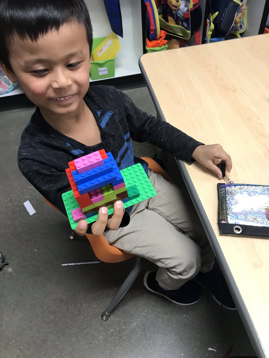 MsHill_2019's tweet image. Today, we practice building walls and overlapping for our LEGO houses! These overachievers went ahead and built roofs! #codinginkinder @Jennings_Creek