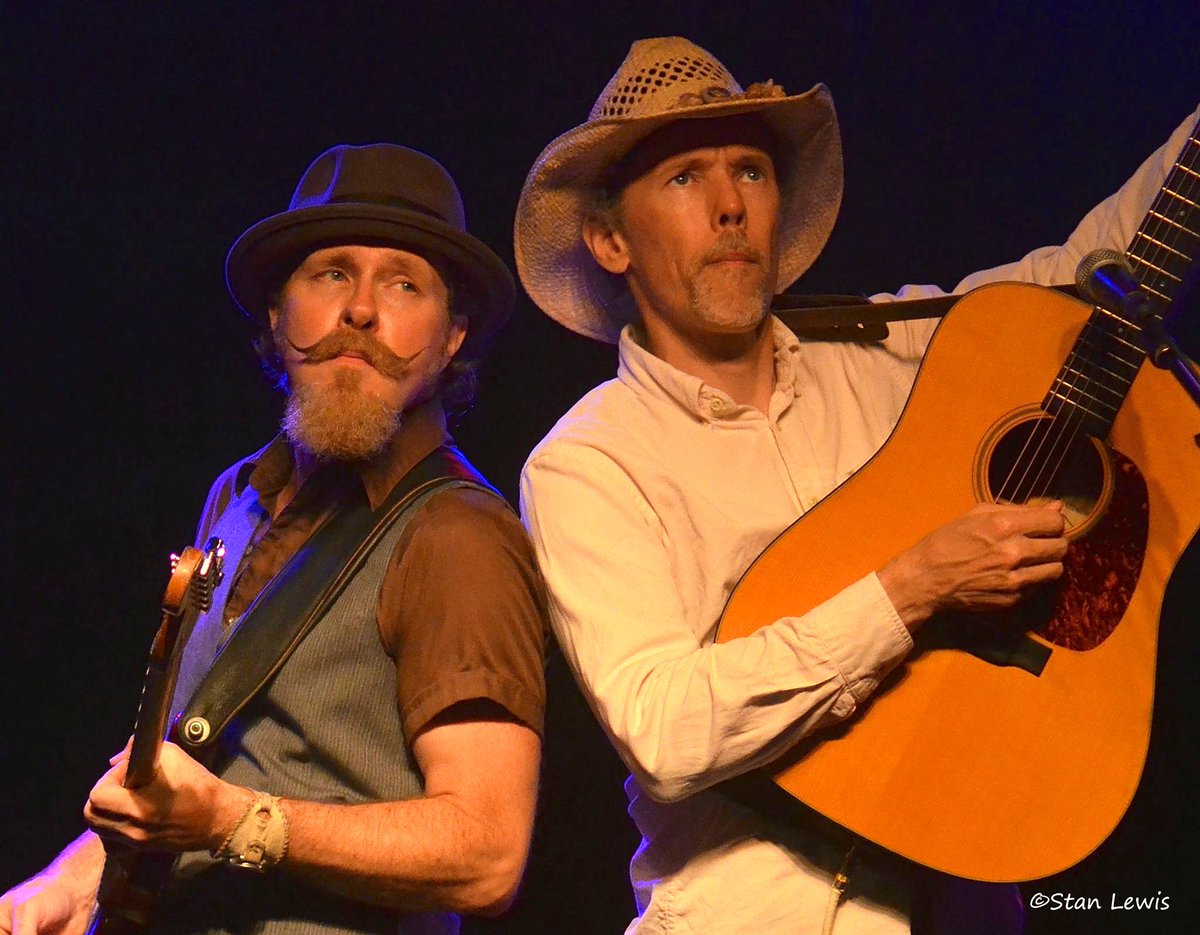 CaryTheater's tweet photo. Downtown's the place for a hootenanny this SAT 8p. #SixStringPresents: #JonathanByrd & #ThePickupCowboys. TIX going fast at $20! Grab a drink 'n eat pre-show w/our DT friends.
*
#BondBrosBeer #crosstownpub14 #pharmbottlebev #cottonhousecraft #carync @TOC_Fun @TOC_Downtown https://t.co/LeaoKfzuYc