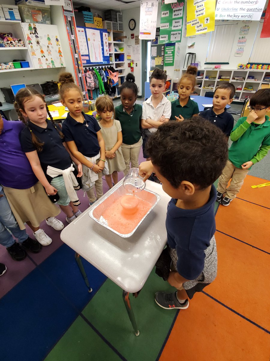 Jinx25kcrd's tweet photo. Science Wednesday: Volcanoes (Extension)
Today we conducted three different mini experiments to determine if our volcanic eruptions happened fast or slow. @CESbuzzing https://t.co/7qcWMPjzki