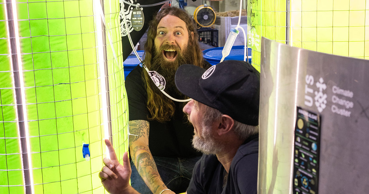 Young Henrys brewers and UTS scientists are using algae to reduce the carbon footprint of your schooner. Cheers! #beer #brewing #algae #research <a href="/younghenrys/">Young Henrys</a> <a href="/UTS_Science/">UTS Science</a> <a href="/uts_c3/">UTS C3</a>
bit.ly/31uEjxj