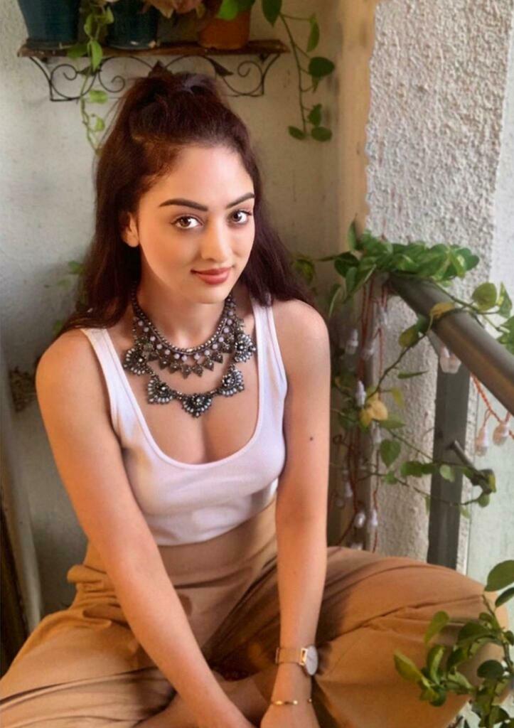 BollywoodSnapped on Twitter: &quot;Sandeepa Dhar https://t.co/mCnbzt8FUw #Sandeepa  Dhar #indian #indiafashion #model #sexy #lit #hot #newmodel #fun #sfs  #collab #attractive #posture #glamour #picoftheday #photoshoot #indiangirls  #heroin #bollywoodxclusive ...