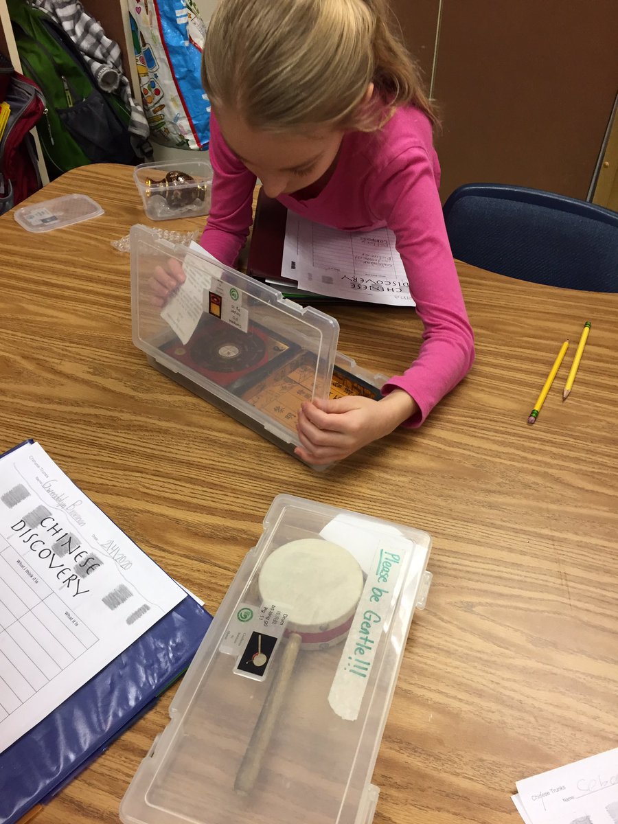 Third graders exploring Chinese artifacts to kick off our unit on Ancient China. #TuckahoeRocks @TuckahoeAP @TuckPrinc