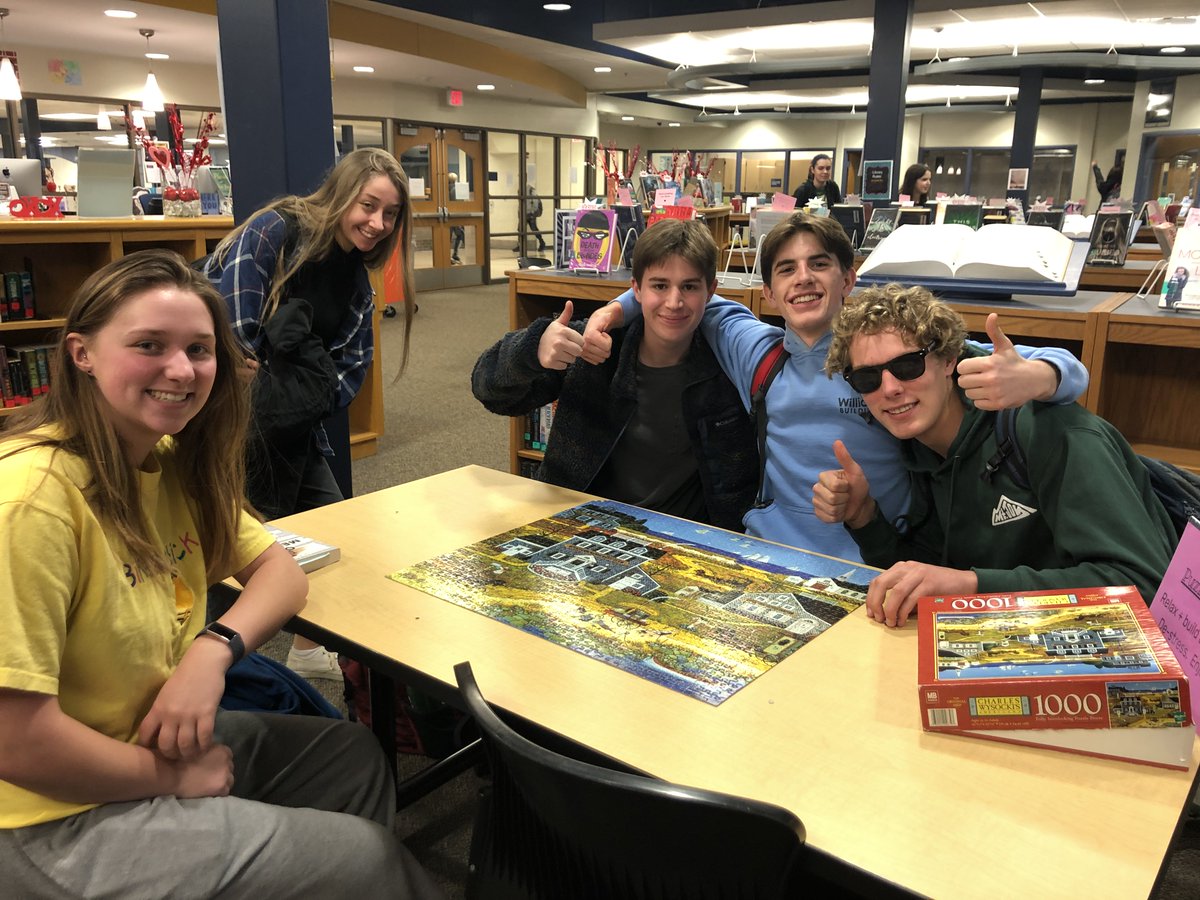SJBearLibraries's tweet photo. Hamlet performances, book browsing, puzzle brain breaks, oh my!  We love our bustling SJHS library @sjschools! ♥️ https://t.co/HAP1cK9Xrt