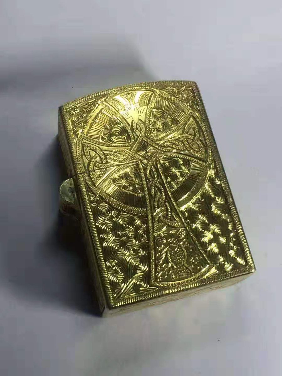 titaniumlighter's tweet photo. solid bronze brass copper lighter case custom huge hinger edc armor thinkness Zippo pipe insert camping outdoor gear handgraving engraver artwork #edcgear #edc #edccustom #edccommunity #edcflashlight #edcdump #zippo #zippolighter #lighter #lighters #smoke #smoking #everydaycarry https://t.co/xIy4yHoo6E