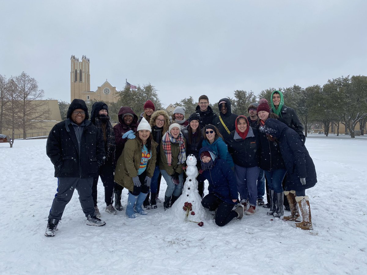 thetachi1960's tweet photo. Nothing like a snow day with @Makona1978 ❄️🤩 https://t.co/eSkKKCLa0r