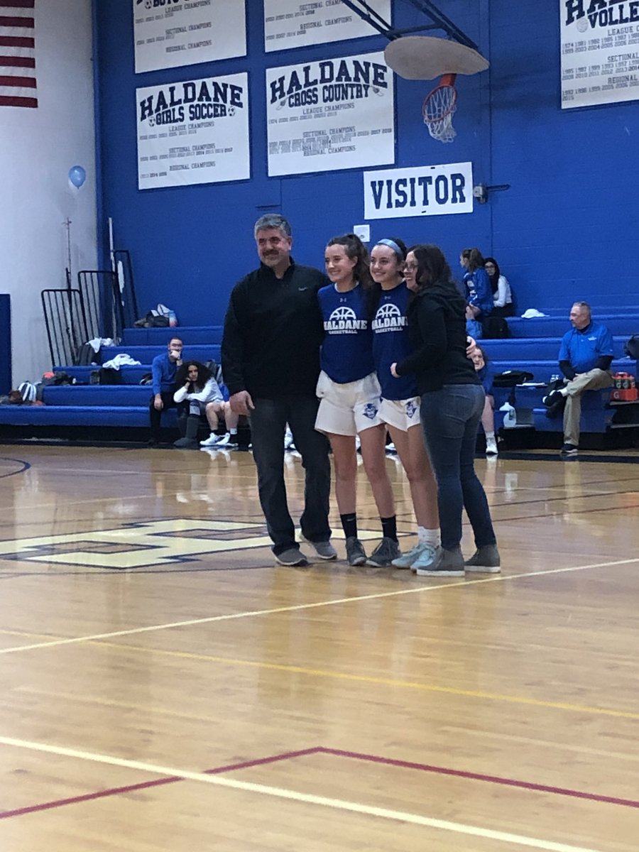 jjsniffen's tweet photo. Great senior night for Haldane Girls Basketball! 48-36 over North Salem.🏀 https://t.co/MOy0waPcTW