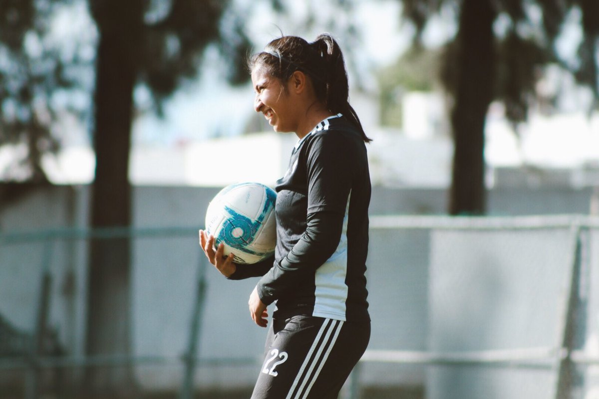 ¡Faltan 3️⃣ días para volver a casa!

Comenta con un ☝🏼 si te veremos en el 🏟 Pistache Torres. 🤔

#LateConFuria 🔴⚫️