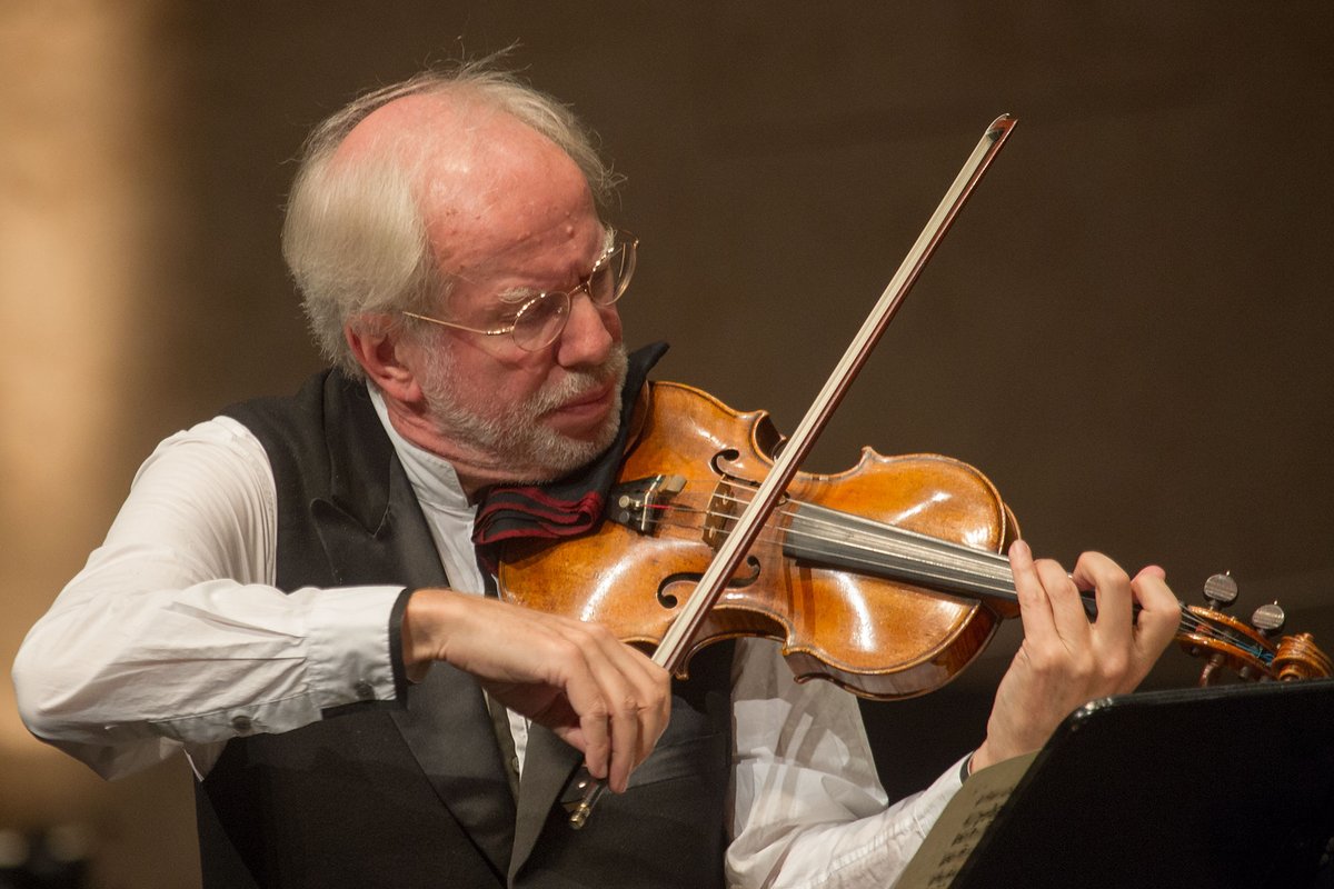 Violinist <a href="/GidonKremer/">Gidon Kremer</a> is reviving the work of one of music's forgotten composers. Mieczyslaw Weinberg wrote a virtuosic and heartbreaking 1960 violin concerto exploring the composer's Jewish roots. It's tonight's <a href="/KingFM/">Classical KING FM</a> <a href="/seattlesymphony/">Seattle Symphony</a> Spotlight  
soundcloud.com/classicalkingf…