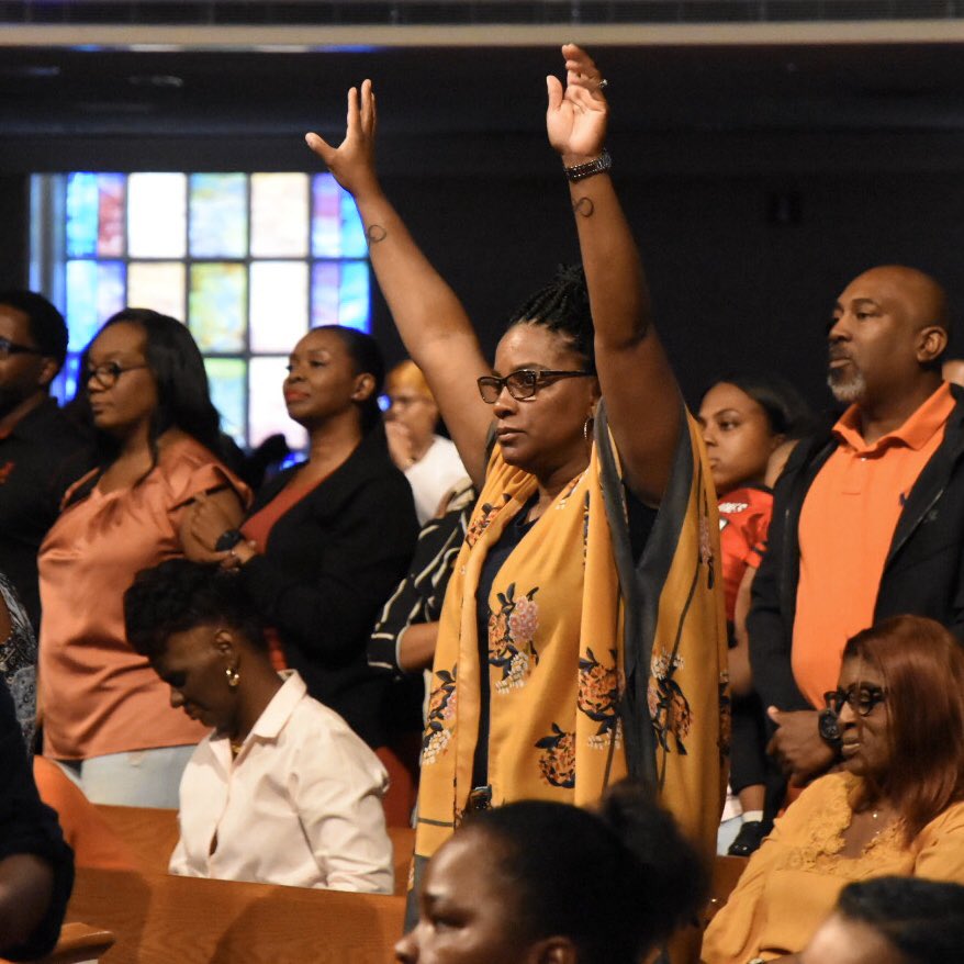 dReamcenteratl's tweet photo. #dReamcenteratl #writeitdown #habakkuk2:2 #williammurphy #daniellemurphy #atlantachurch #praise #worship #theWORD #writethevision https://t.co/hoWT7gyt9e