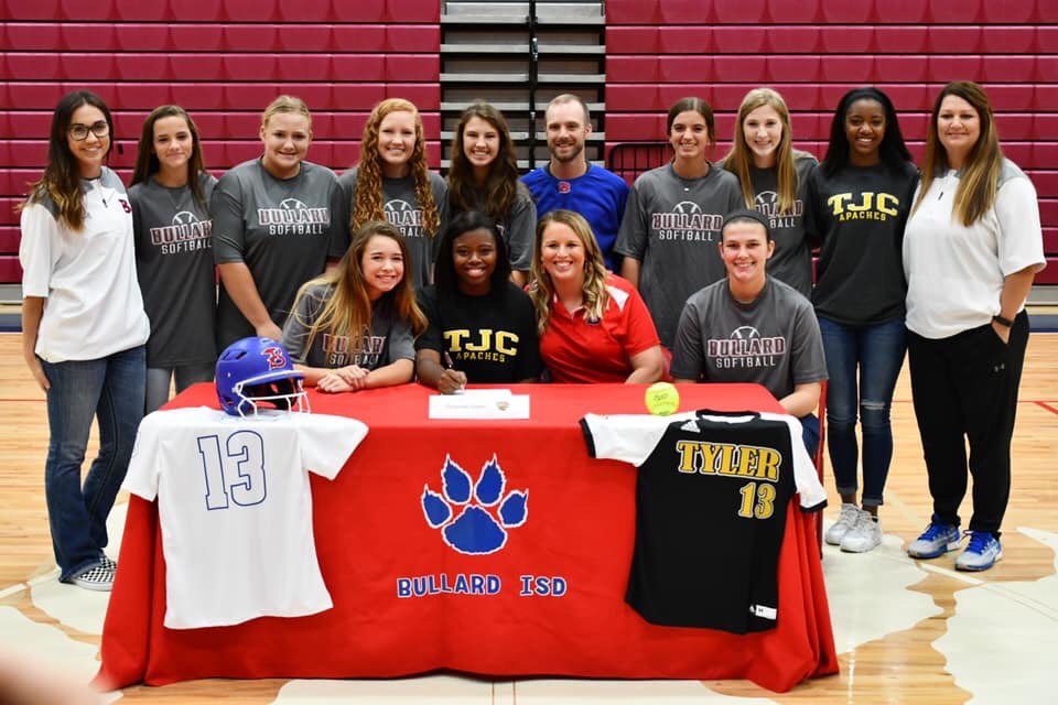 mjledkins's tweet photo. “Take ur victories. Whatever they may be. Cherish them, use them, but don’t settle for the.” - Mia Hamm 

Happy #NWGSD to some of my fav young ladies in the world of sports! https://t.co/mDU1lTnqtx