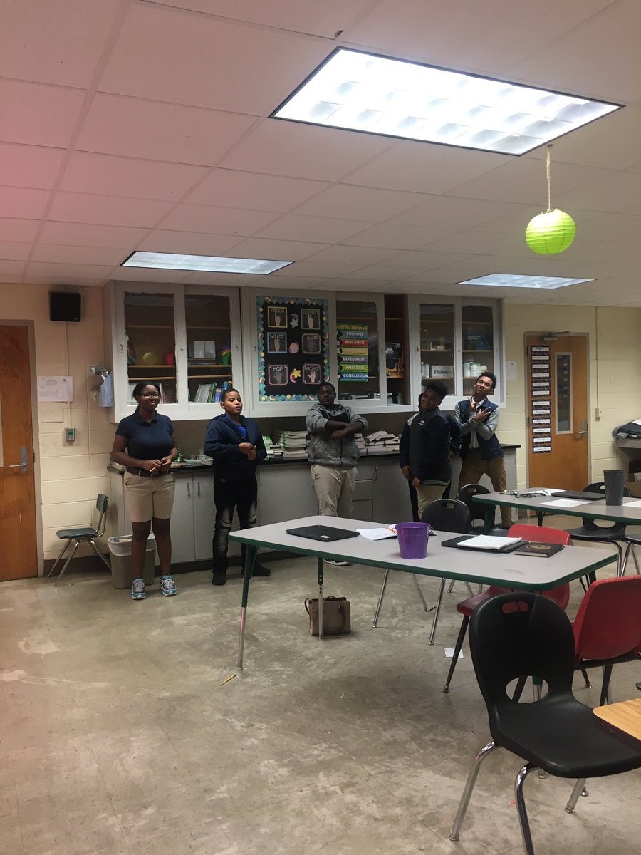 TanksleyBrandi's tweet photo. Took the kids’ lead today and went off script for my lesson. We had a heated debate on our hands about whether sunlight and air are matter. I made them pick sides and defend their case. Then included an impromptu balloon demo. #7thgrade @WBRSchools @PortAllenMiddle https://t.co/1G8GnBJtKO