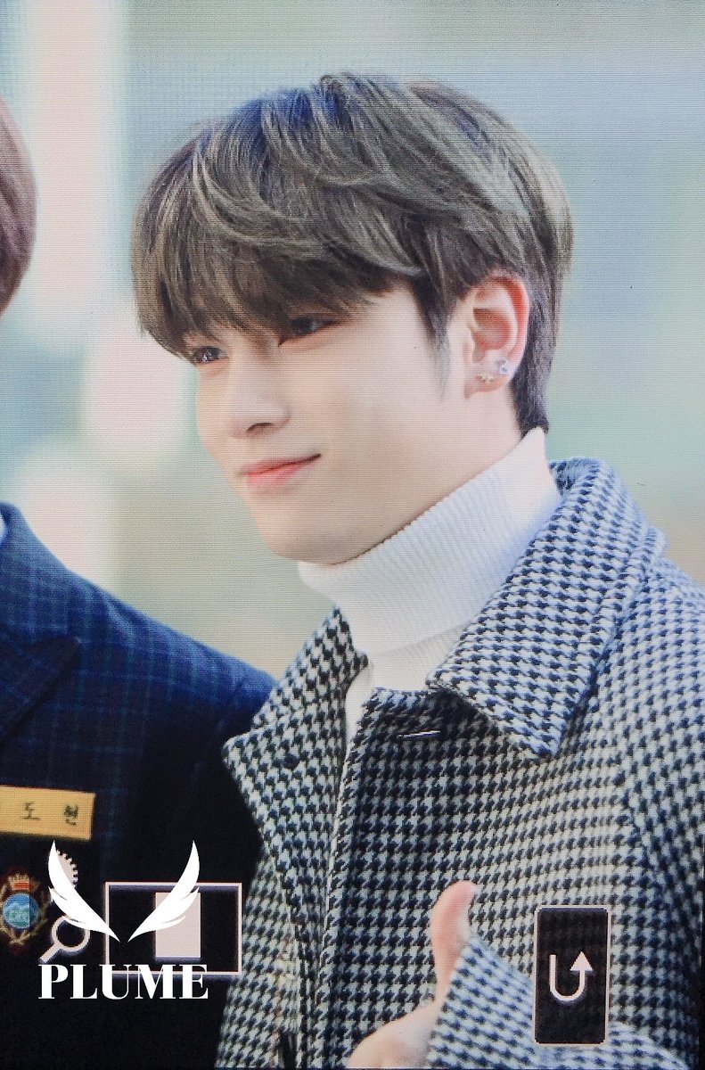 Plume_1207's tweet photo. 200206 대치중 졸업식

겨울아이야 완전...코트 뭐야 ㅠㅠㅠㅠ

#이한결
#LEEHANGYUL #HANGYUL
#ハンギョル 
#포켓돌즈 #POCKETDOLZ https://t.co/lsN4hqee4o https://t.co/c9SzLa5P21