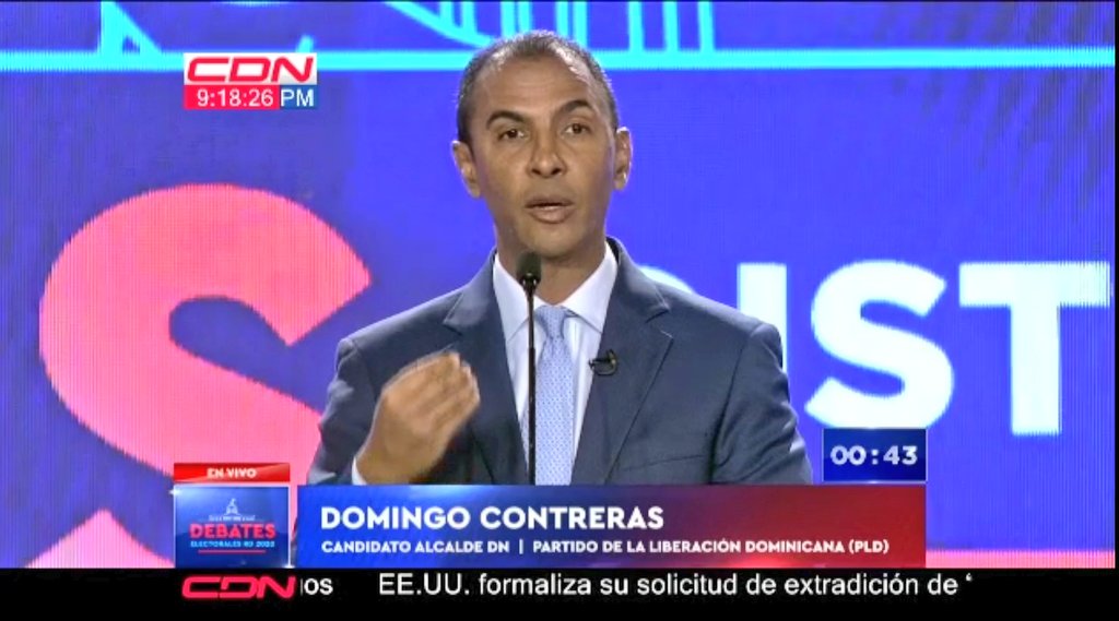 hernandimitriv's tweet photo. Viendo mi candidato y seguro próximo Alcalde @DomingoCG1
rompiendo en el debate con sus contrincantes en @CDN37 con sus propuestas para lograr #UnaCiudadParaTi

#DebatesElectoralesRD2020
#CDNDebate https://t.co/0wmjXriP7P