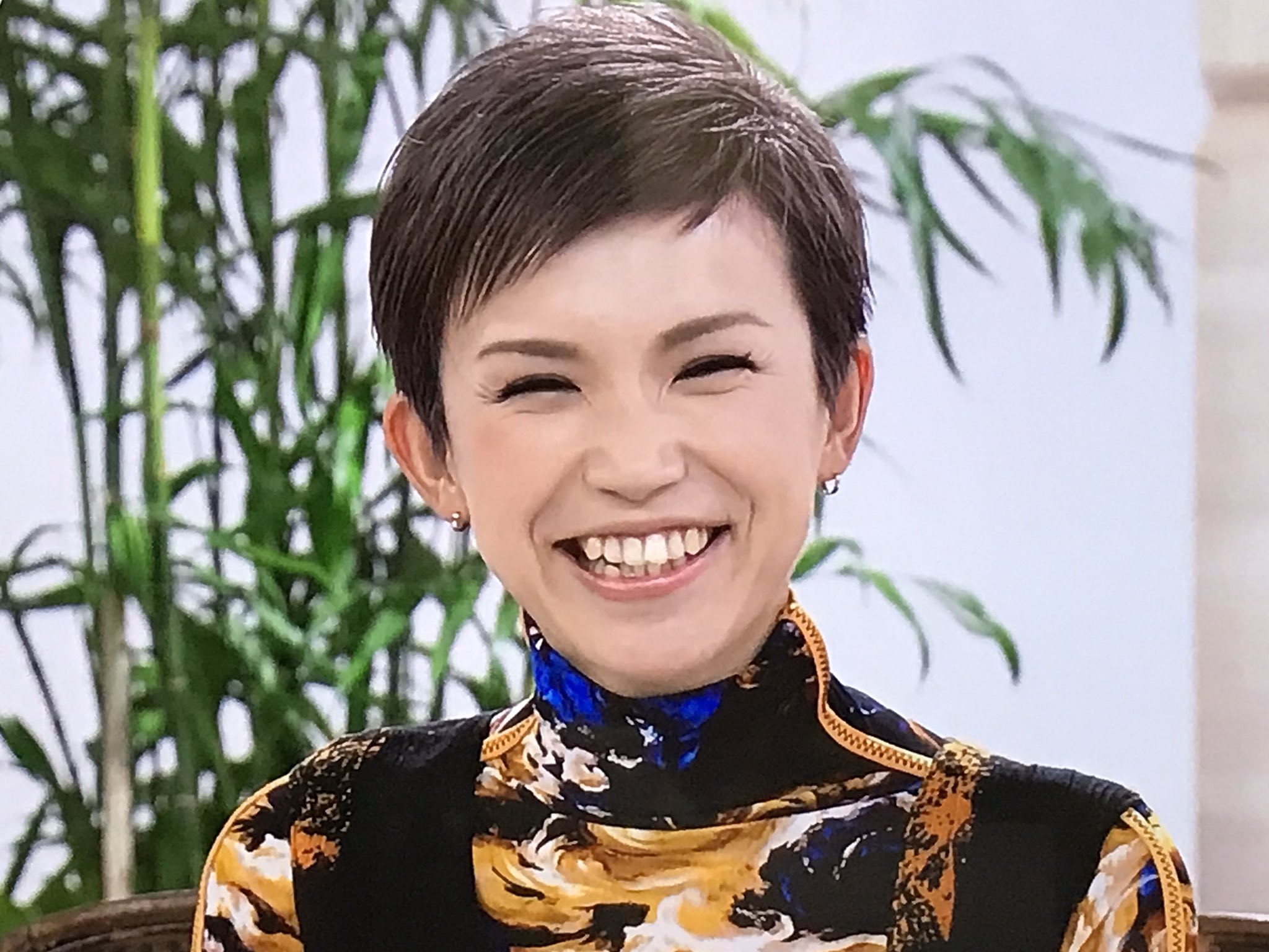 ꉓꃅꀤꃅꀤꋪꂦ 越智志帆ちゃん 再始動後ますます綺麗で美しい女性に 肩の力が抜けてとても素敵です またいつかかっこいいロングヘア姿見たいな Superfly Songs T Co 2i39ystl Twitter