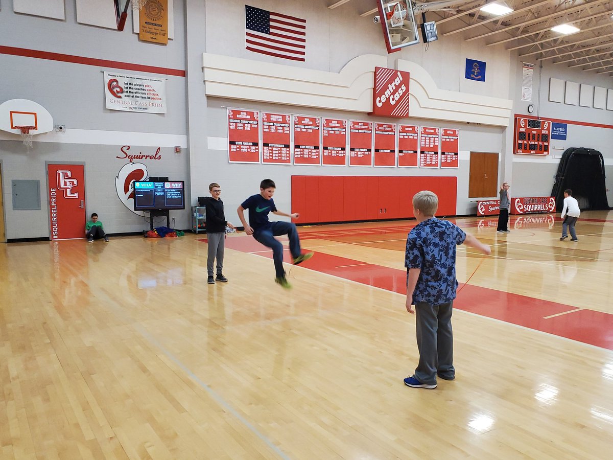 brentnelsonCC's tweet photo. 7th graders warming up with the long jump ropes today! #centralcassnd #squirrelsms https://t.co/iNmkrR3YVZ