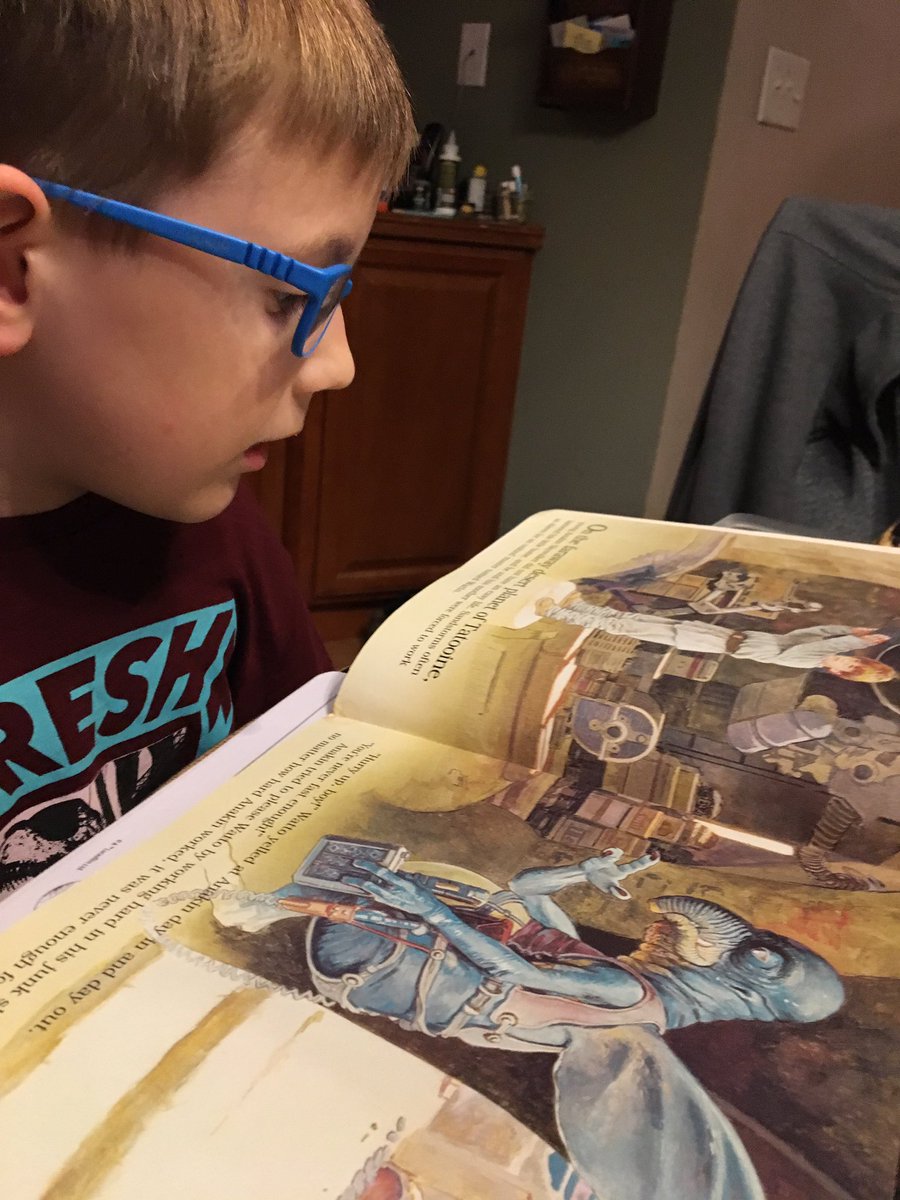 sghawley's tweet photo. Elearning day is a great opportunity to read the Star Wars books he found at the used book store and draw his favorite characters. #RSSeLearning @GQES_Dragons https://t.co/PK53ujX9oB