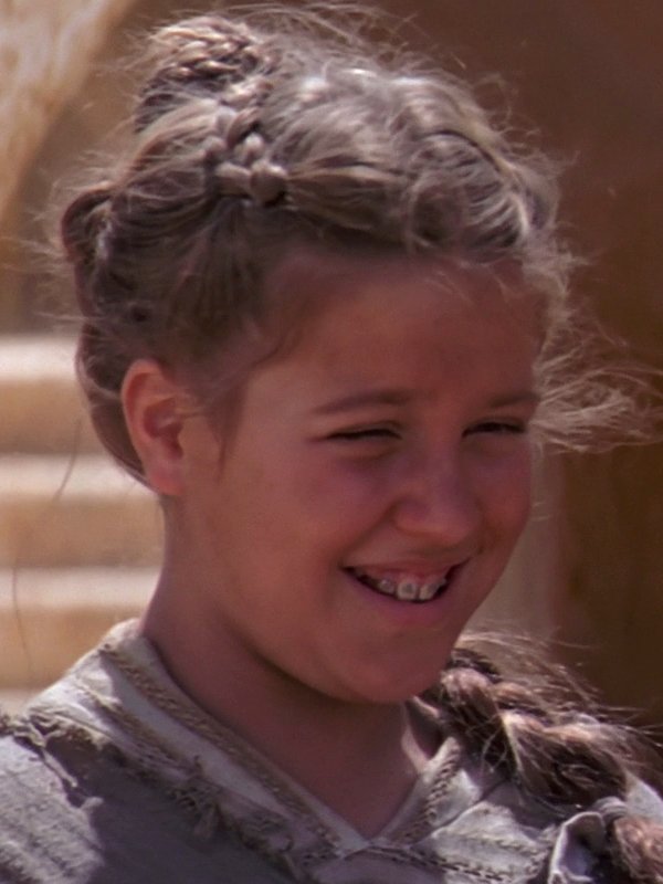 TheRunninGinge's tweet image. Just re-watching Phantom Menace, cuz why not, and realized, this chick has braces! Guess orthodontics is still a lucrative business, even in the outer rims of the star wars Galaxy!