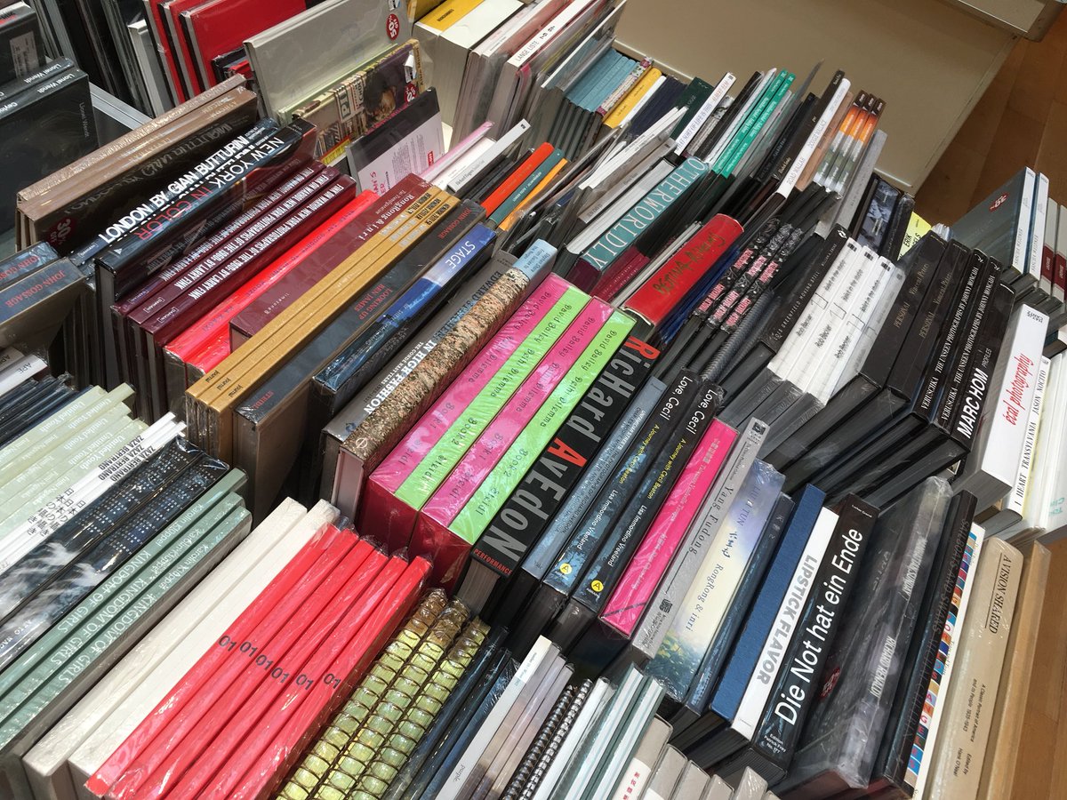 GT_photofashion's tweet photo. 【令和の洋書セール】銀座 蔦屋書店の洋書市 2020
会期:2月6日(木) - 2月16日(日)
本日より、GINZA ATRIUMにて洋書セールが始まりました!
https://t.co/Z803Sv9L8P
#ginza #ginzatsutayabooks #importbook #銀座 #銀座蔦屋書店 #洋書 https://t.co/P441uxckuZ