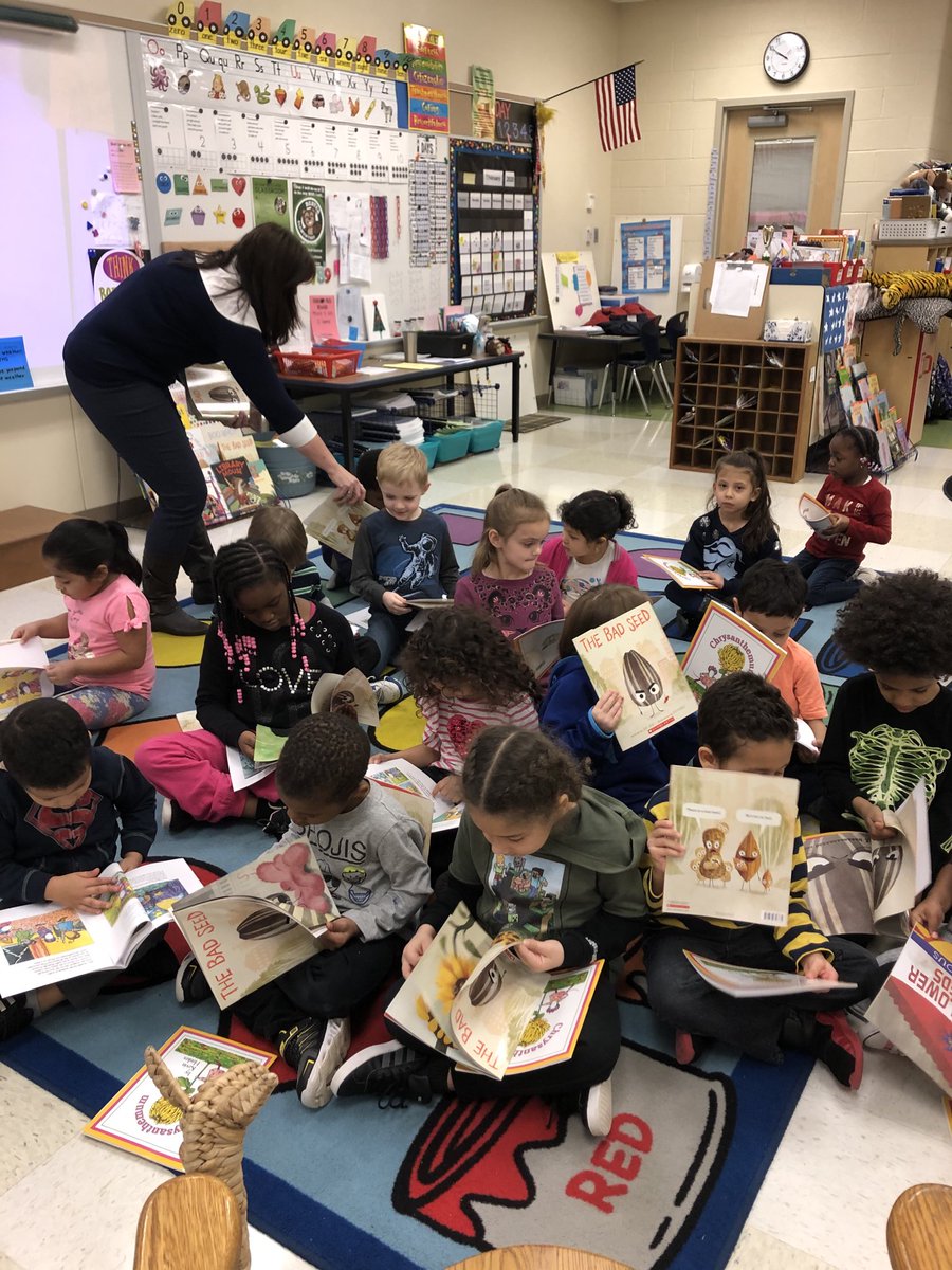 DrKMcGee's tweet photo. Thank you ⁦@terrimullican⁩ for sharing your readers with me today. Reading about unicorns was a great way to celebrate #WorldReadAloudDay!! 📚🥳🥰🧁🌈🎨🦄 #UnicornsRule #ReadersAreLeaders  #REED473 #MAT20 ⁦@AmeDyckman⁩ ⁦@ArtistDi⁩ https://t.co/emolNClBxk