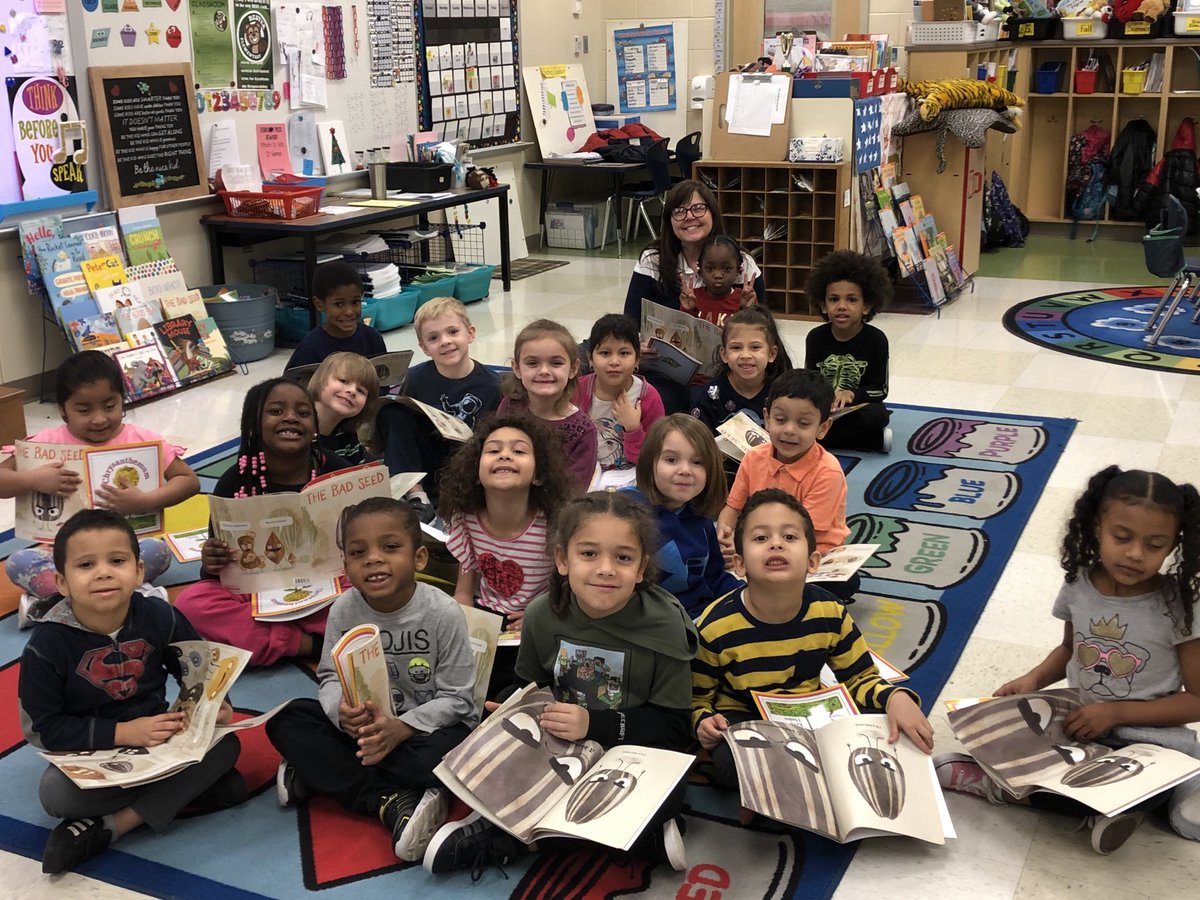 DrKMcGee's tweet photo. Thank you ⁦@terrimullican⁩ for sharing your readers with me today. Reading about unicorns was a great way to celebrate #WorldReadAloudDay!! 📚🥳🥰🧁🌈🎨🦄 #UnicornsRule #ReadersAreLeaders  #REED473 #MAT20 ⁦@AmeDyckman⁩ ⁦@ArtistDi⁩ https://t.co/emolNClBxk