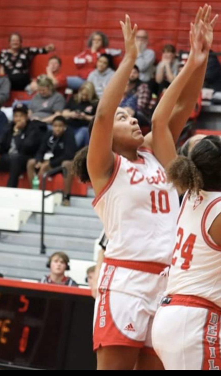 JrFeverSouth's tweet photo. Welcome back 2023 5โ11 PF/C Cadence Singleton (Jeffersonville) #WatchHerWork #CoachPhillips https://t.co/vIjJlUtqcA