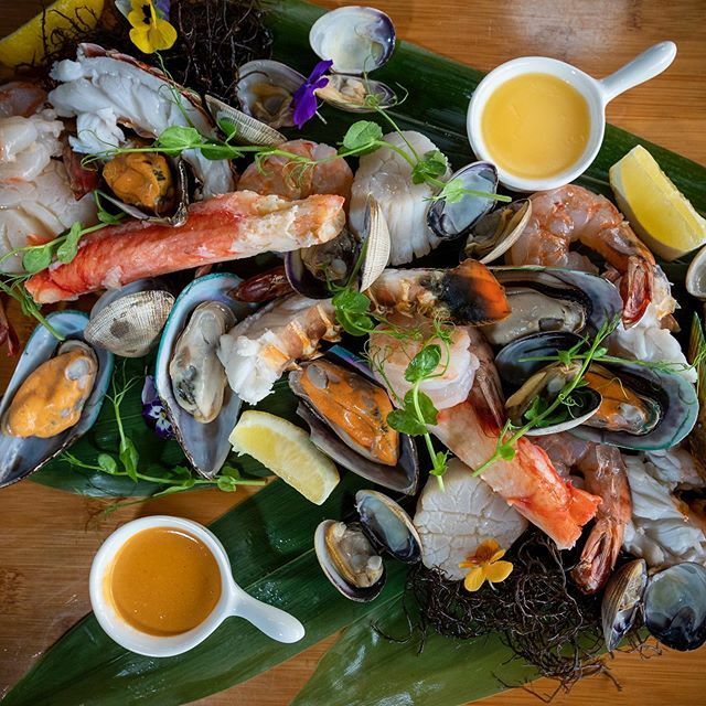 Wednesday night’s Clambake for Two includes decadent Alaskan king crab, colossal shrimp, Bristol day boat scallops, Manila clams, Black lip mussels, Tristan rock lobster tails and a side of truffle orzo mac &amp; cheese with garden vegetables.
Only at Roy’s … ift.tt/31AAQgP
