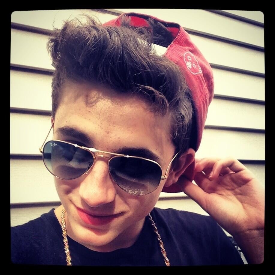 Тимоти шаламе танцует. Тимми шоу фото. Tim is little. Инстаграм sqd_timmy. Tim is little.