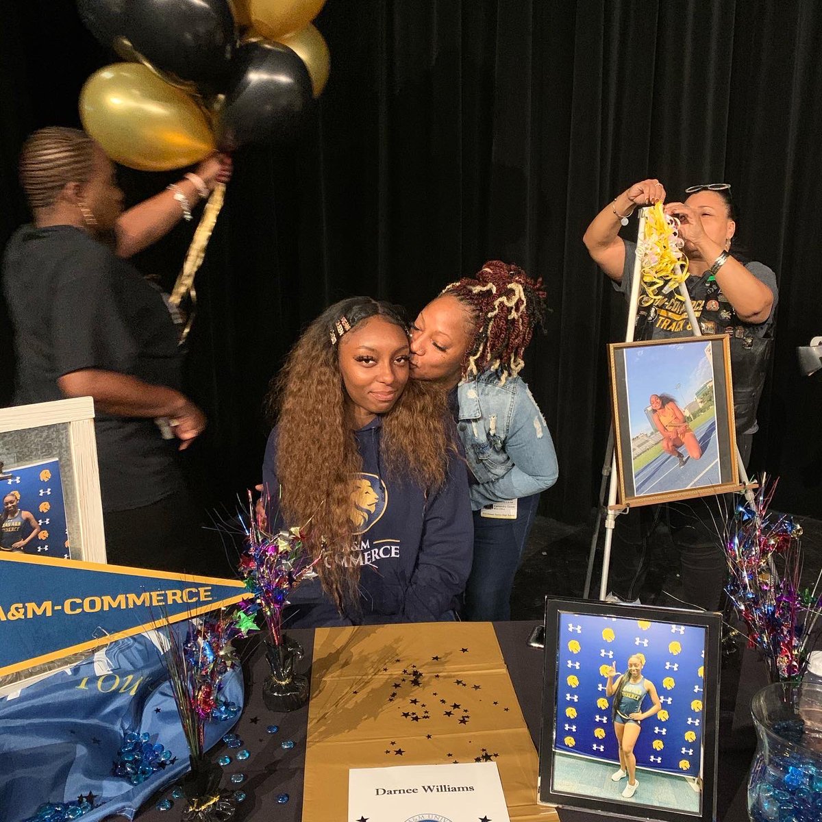 onlydarnee's tweet image. A lion sleeps in the heart of a brave one 🦁💙