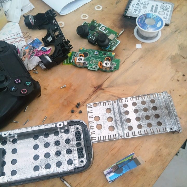 luckygamerztz's tweet photo. HAKUNA MATATA, TUPO KWA AJILI YAKO:๐ช๐
๐ฎ
WE FIX ALL PS4 PROBLEMS + CONTROLLERS;
- Power Supply
- Blu ray disk drive
- Hard drive replacements
- White light of death(HDMI) - Faulty USB Ports
- E.T.C
NO DIAGNOSIS FEE. WE CHECK THE PROBLEM FIRST๐
@luckygamerztz
#WePlayToConnect https://t.co/dJB6qJYchM