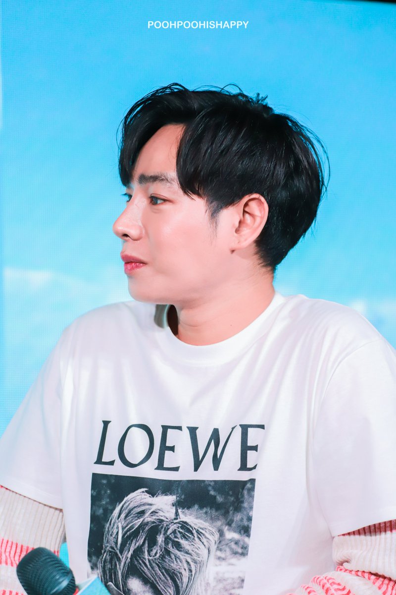 poohpoohishappy's tweet photo. ทำปากจุ๊บจิ๊บ น่ารัก
น้อลลลลลลลล ><
#PalitFansign
#NeverEndingFansign
#NeverEndingStoryFansign
#PeckPalitchoke
#เป๊กผลิตโชค
#viehotelbangkok
#PalitGallery
#poohpoohishappy https://t.co/VpDbtHQvTG