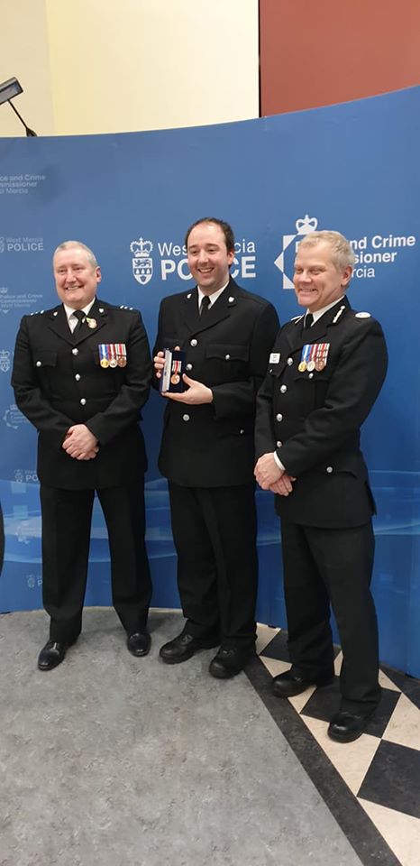 Simon_Driving's tweet image. A great evening with Sp Sgt McCarthy  and  @SC_COMarlow at the West @WMerciaPolice Long Service Awards.