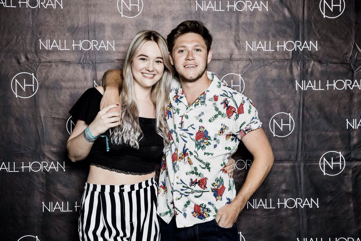 simone 🏠 tweet media