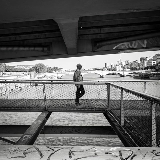 Under the bridge.
-
-
-
#russus #photo #photography #blackandwhitephotography #blackandwhite #bnw #Sharing_streets #streetphotography #street #StreetHunters #storyofthestreet #wearethestreet #HCSC_street #everybodystreet #worldstreetfeature #photooftheday #streetclassics  #s…