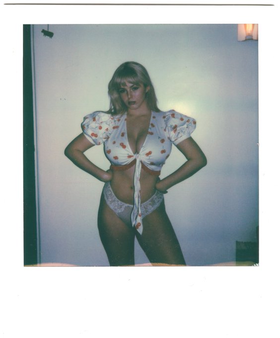 i'm your ch-ch-ch-cherry bomb!! https://t.co/iMhu1x4Yt0