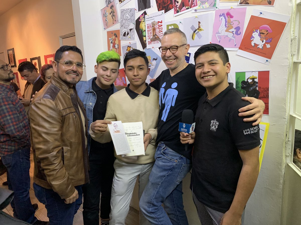 jramzu's tweet photo. Hoy estuve en @CODISE_AC en la exposición La Revolución de @Fabianchairez13. Gracias por apoyar a jóvenes  @Anthony96459205 @JairLen7 que promueven el respeto y la libertad. Gracias @jaimecobian y @AntonioBertranR. #Soy16 @Difusionprepa16 https://t.co/1BvhrHrSNu