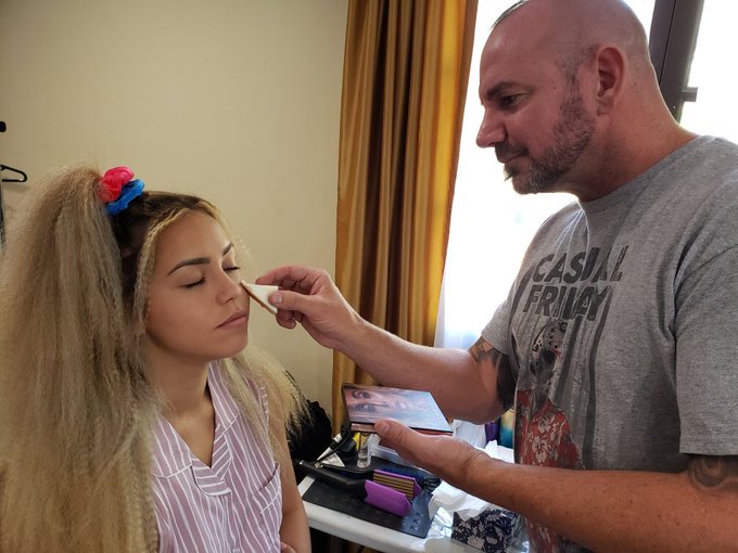 Happy B-day to the best makeup artist I’ve ever had, @badboycraven ?? https://t.co/yTljVTnF8J