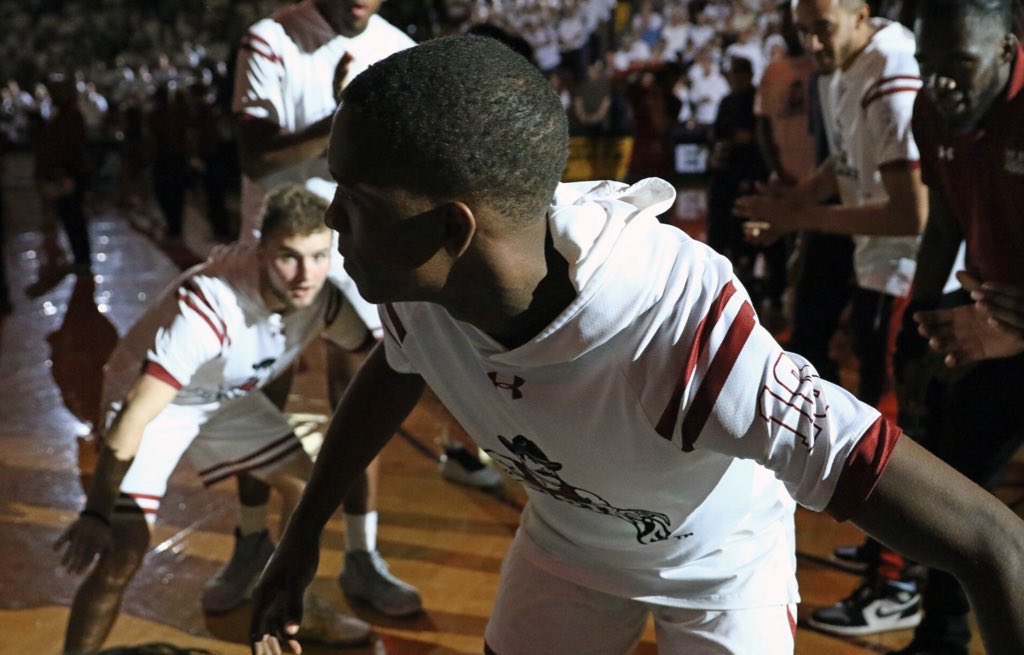 Number of @marchmadness teams without a conference loss: 10

One of those squads? 👋

#AggieUp