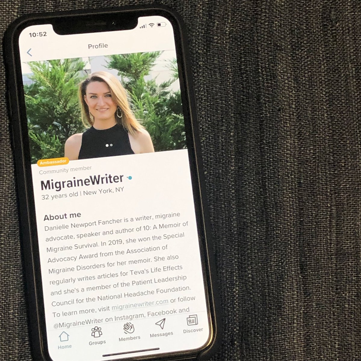 Hi guys! I’m excited to announce that @healthline launched a #migraine app this week and I am an ambassador for the launch!
This app provides a great place to connect with other migraineurs (and it’s free)! Check it out!! go.onelink.me/qwfc/8bc1ac95