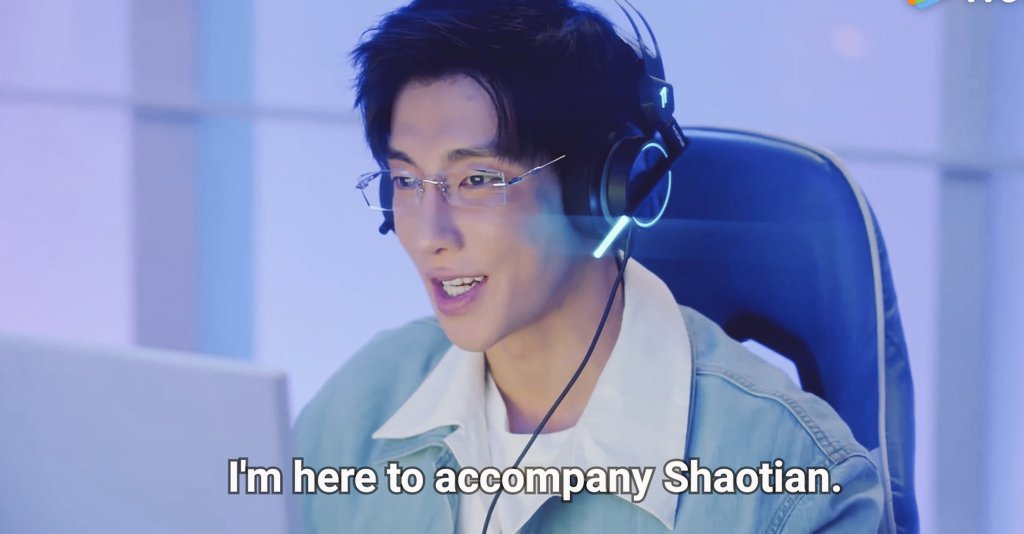 I'm not saying that yu wenzhou is also also willing to follow huang shaotian's lead in the bedroom except wait, that's exactly what I'm saying.  #TheKingsAvatar